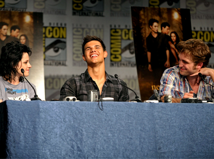 Kristen Stewart, Taylor Lautner, Robert Pattinson Kristen Stewart, Taylor Lautner, Robert Pattinson